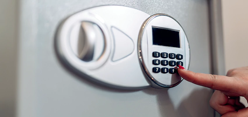 Jewelry Safe Cracking in Eastvale, California